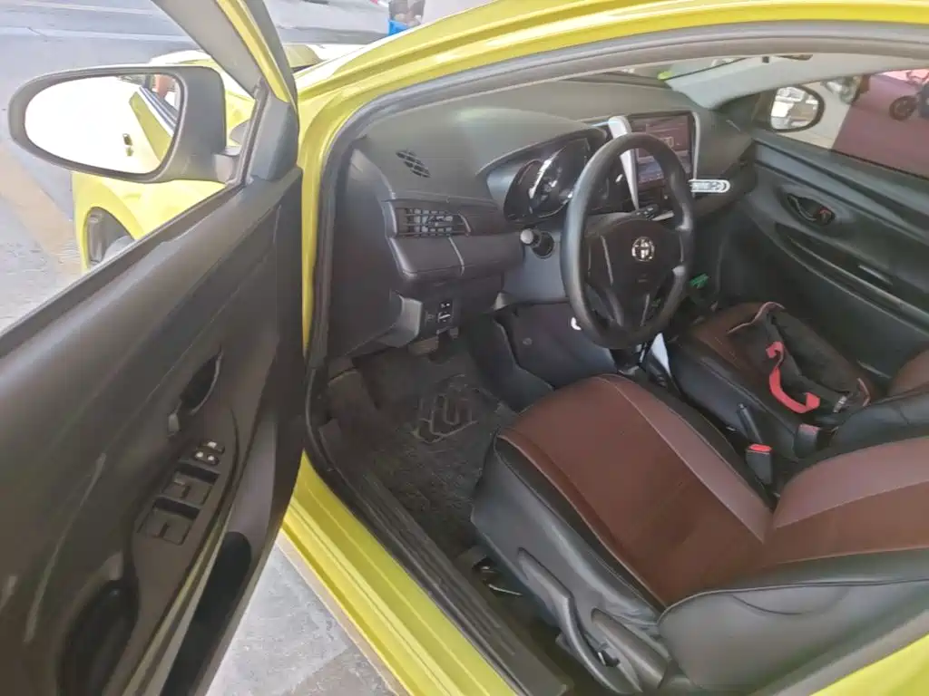 Toyota Yaris L 2018 — фото 16