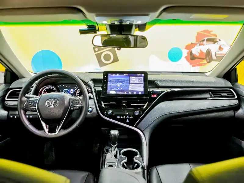 Toyota Camry 2023 — фото 5