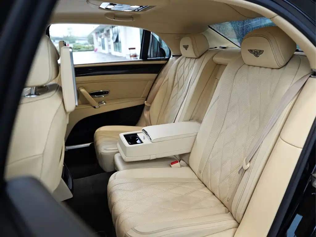 Bentley Flying Spur 2014 — фото 10