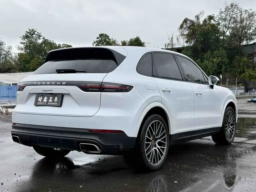 Porsche Cayenne 2023 — фото 15