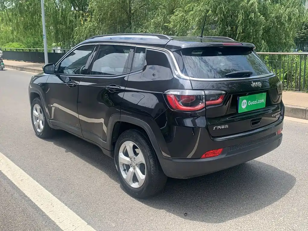 Jeep Compass 2017 — фото 13