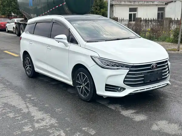 BYD Song MAX 2017