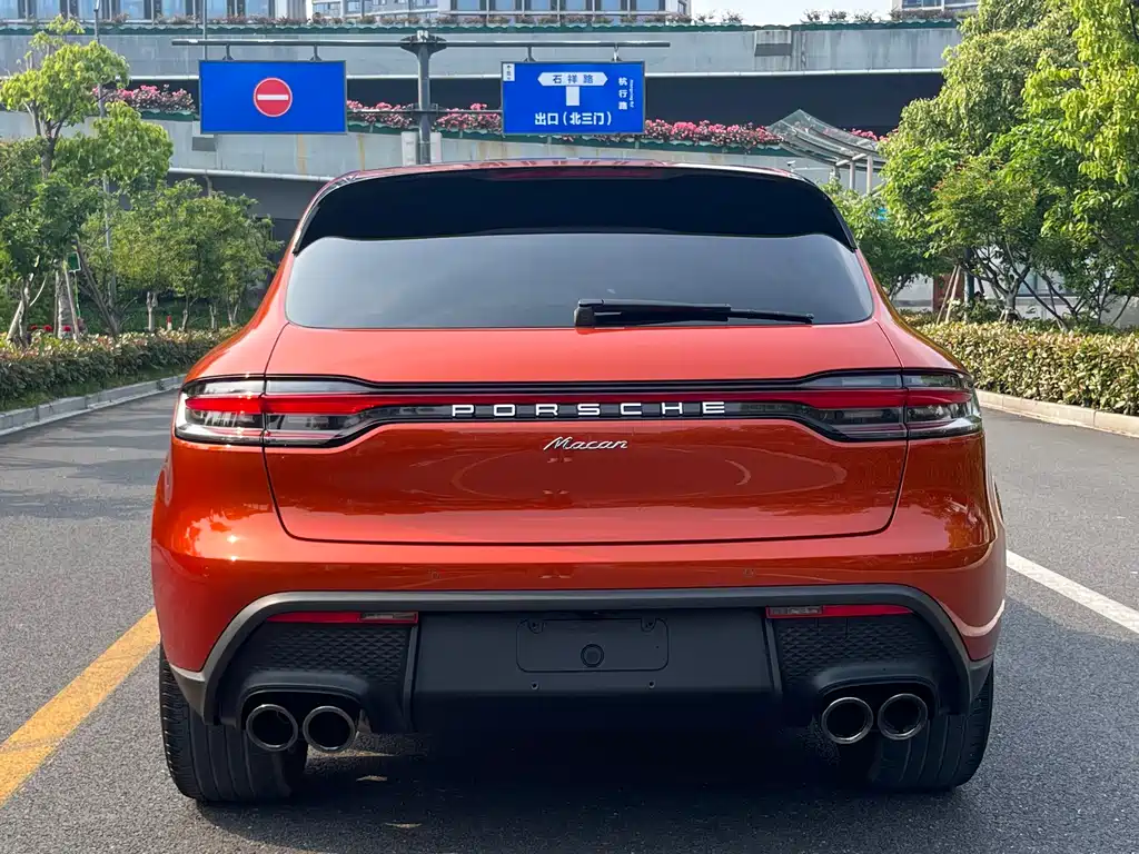 Porsche Macan 2023 — фото 16