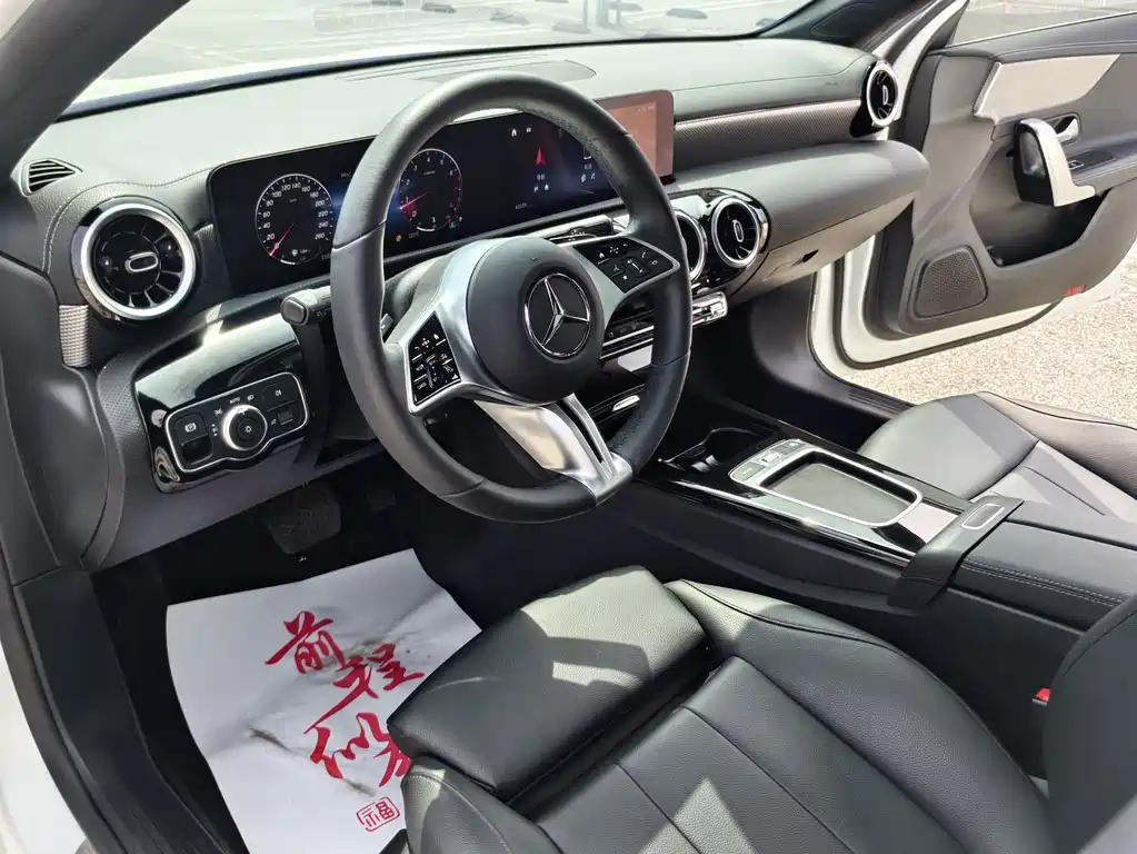 Mercedes-Benz A-Class 2023 — фото 20