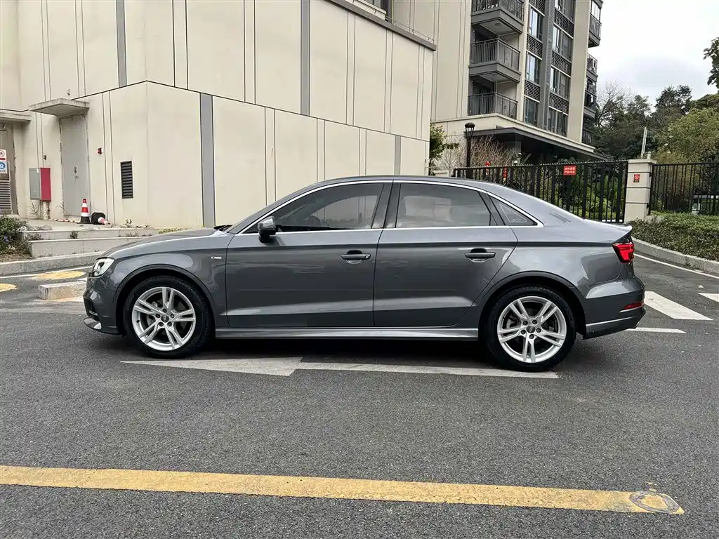 Audi A3 2020 — фото 2