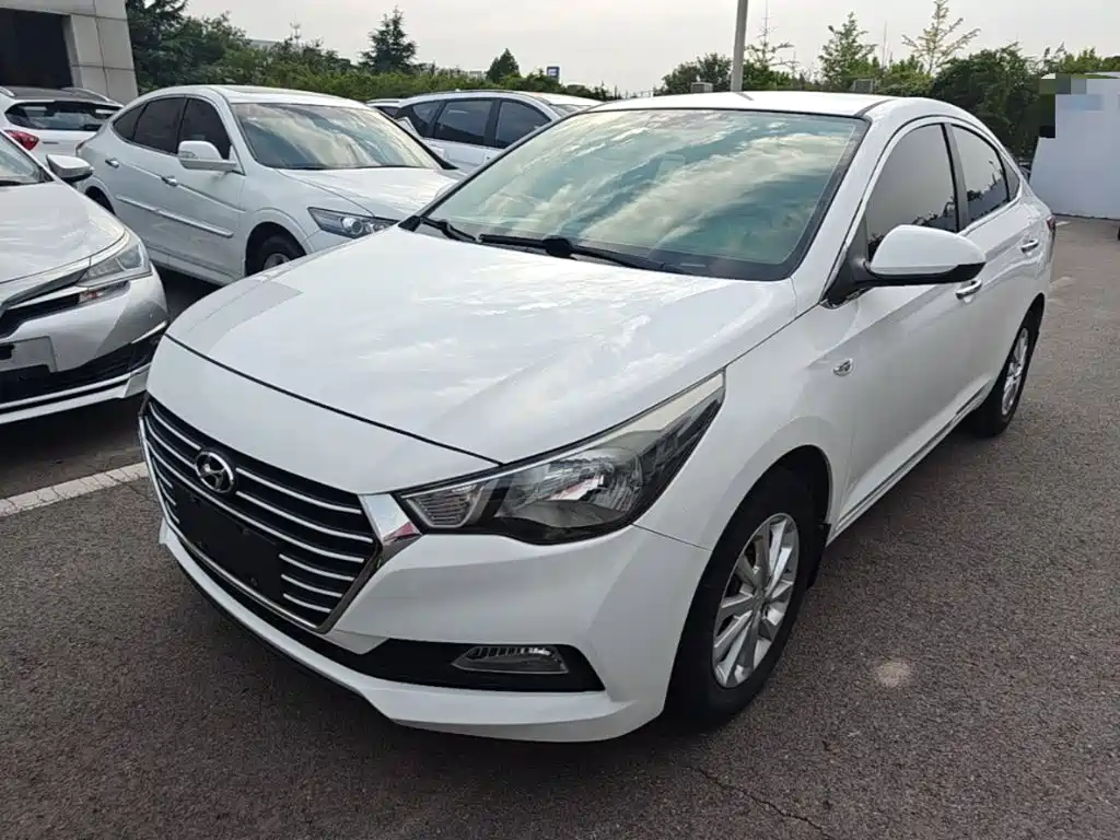 Hyundai Verna 2019 — фото 1