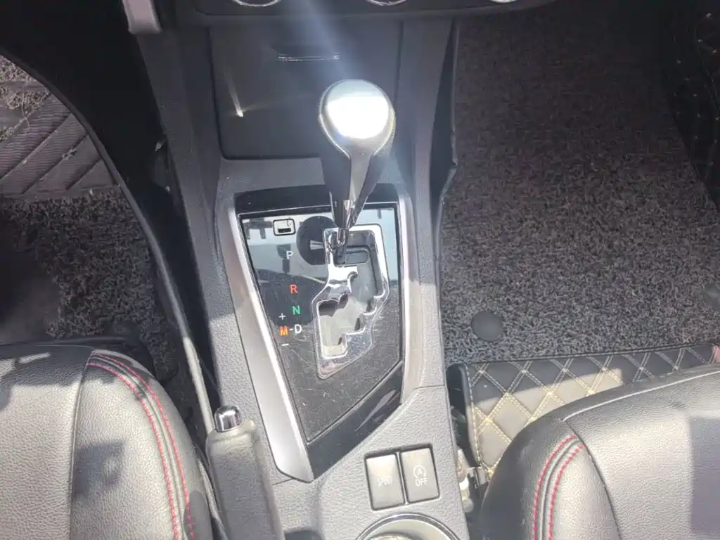 Toyota Corolla 2017 — фото 14