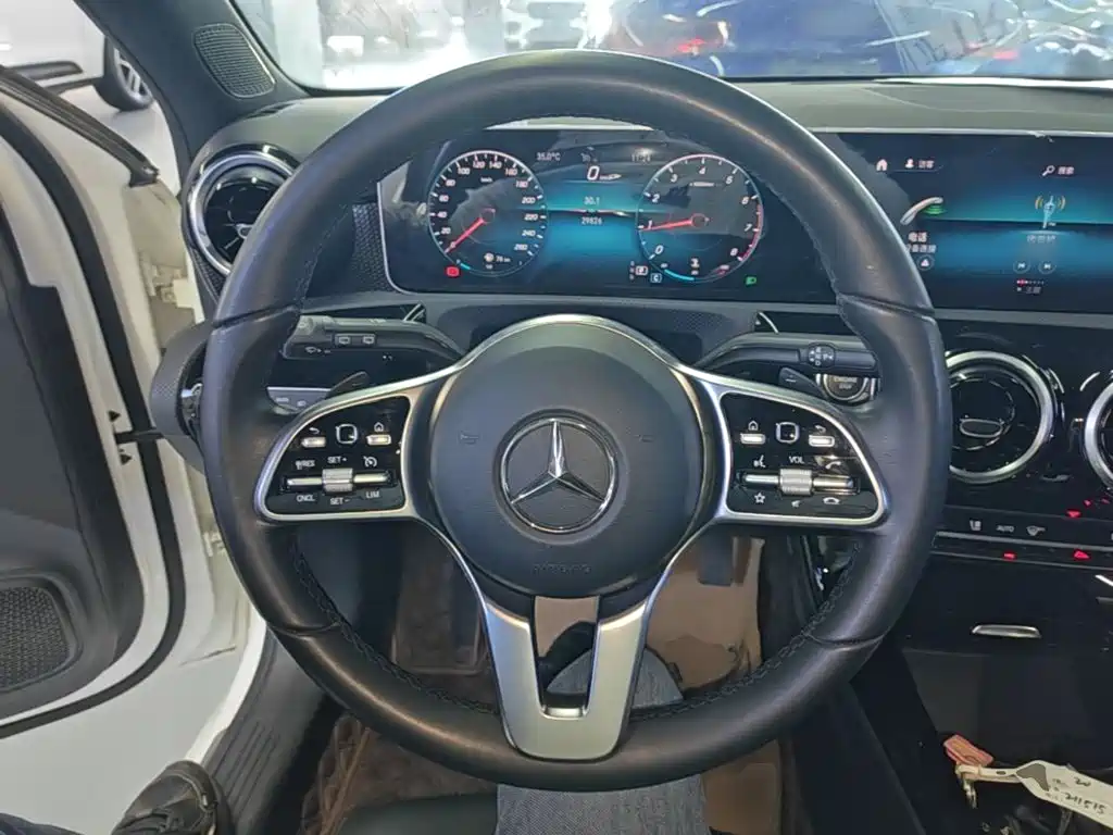 Mercedes-Benz A-Class 2020 — фото 11