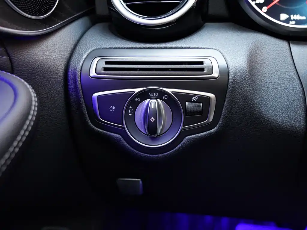 Mercedes-Benz C-Class 2020 — фото 18