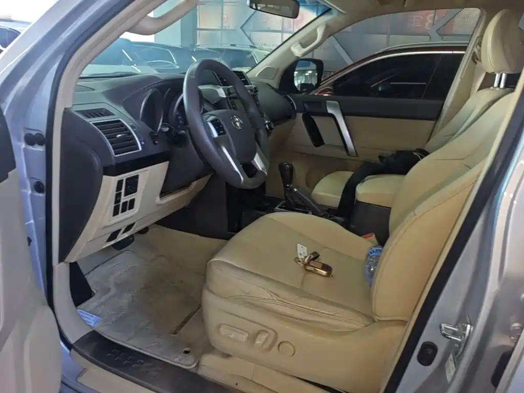 Toyota Prado 2016 — фото 15