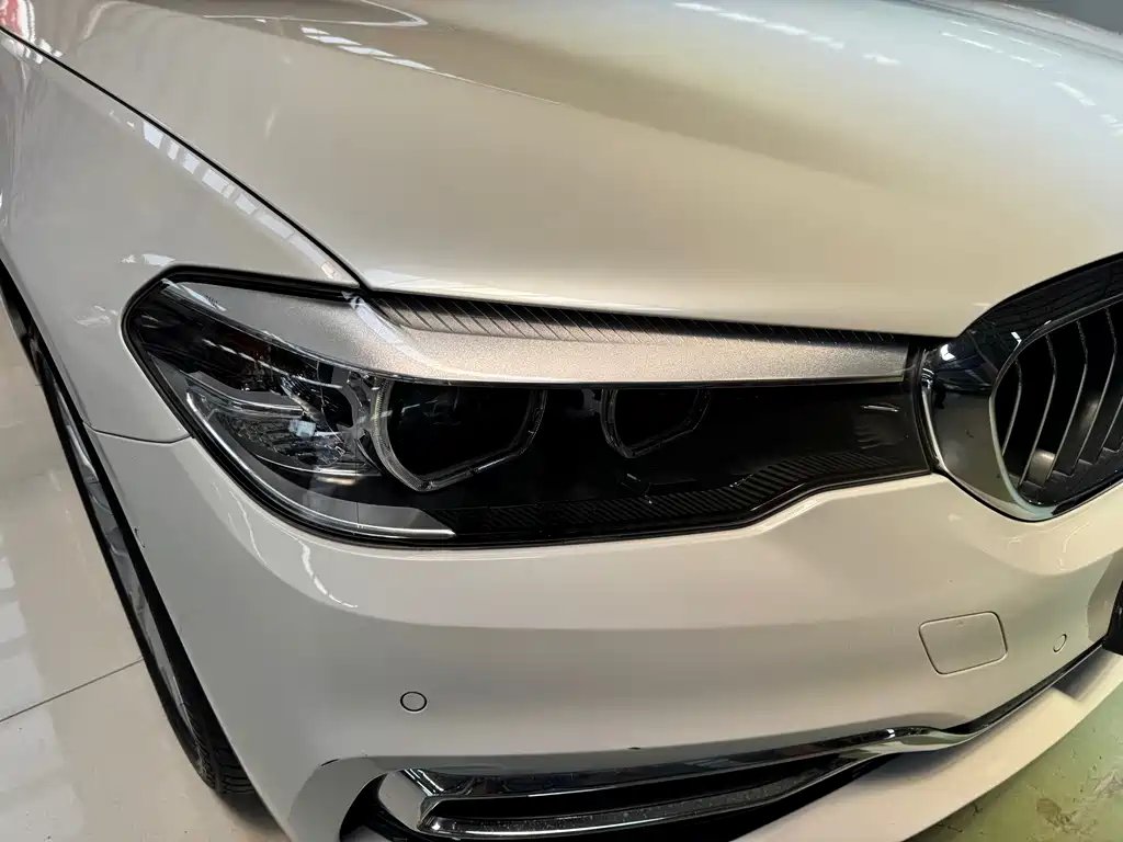 BMW 5 Series 2018 — фото 12