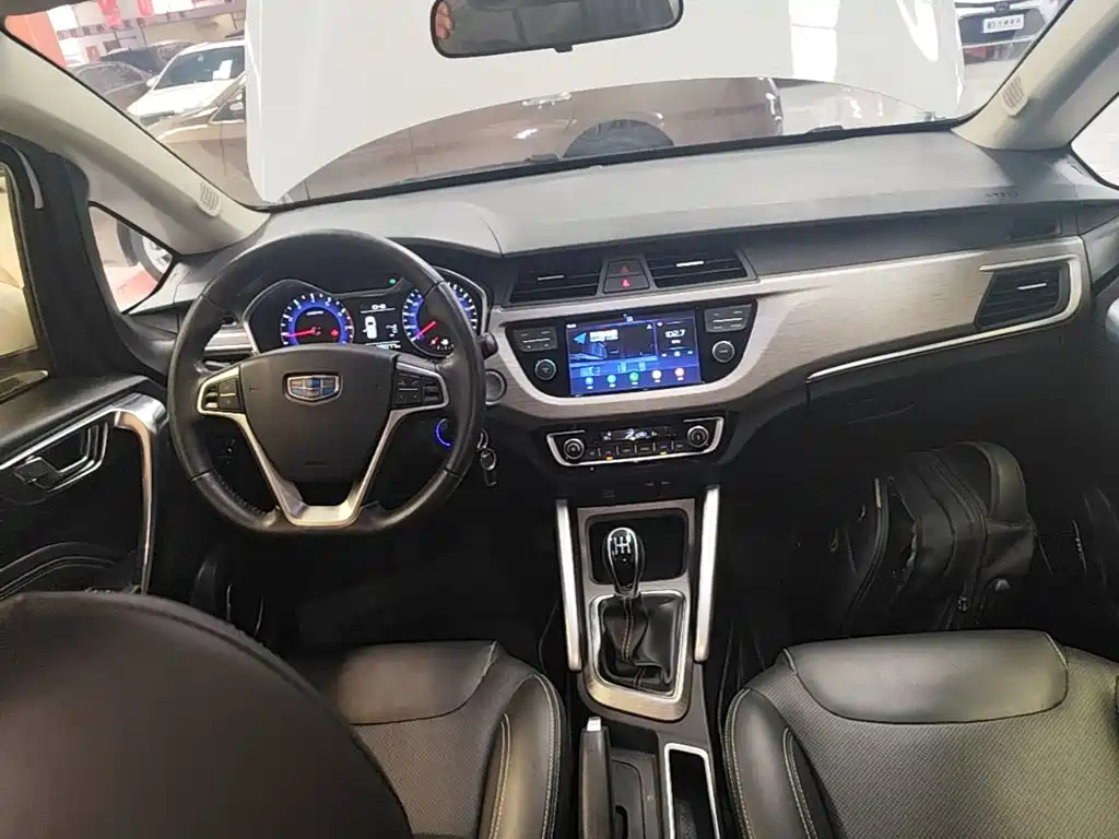 Geely Vision X3 2019 — фото 10