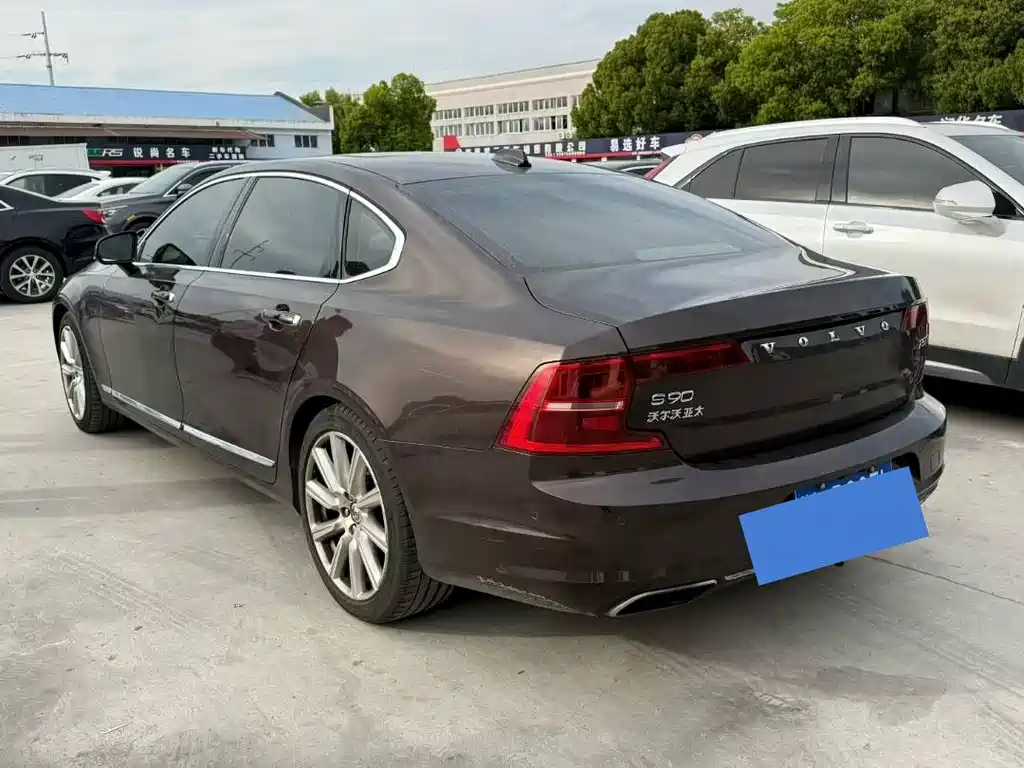 Volvo S90 2018 — фото 10