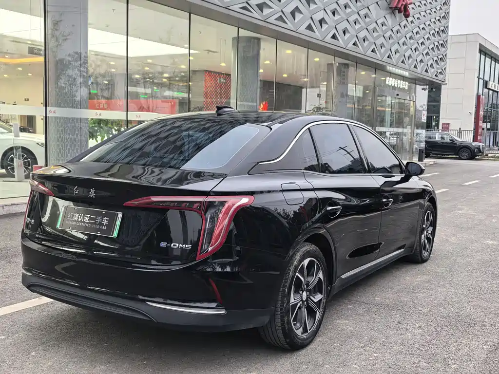 Hongqi E-QM5 2023 — фото 4