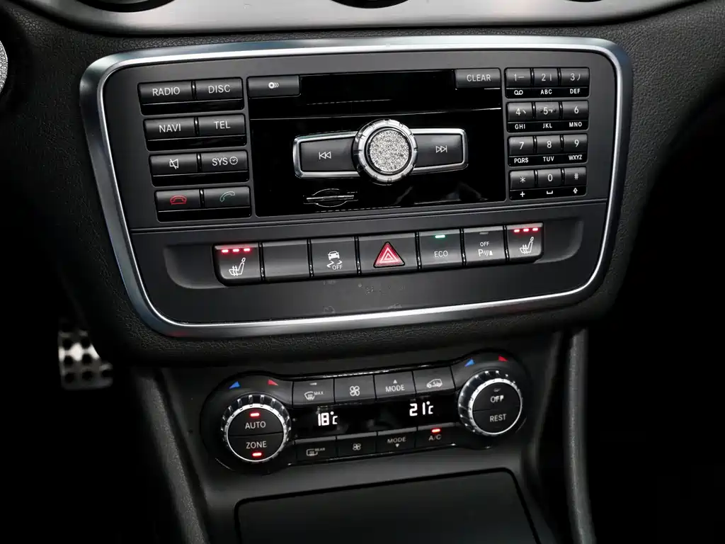 Mercedes-Benz CLA AMG 2015 — фото 16