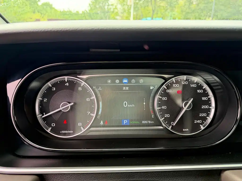 GAC Trumpchi M6 2019 — фото 10