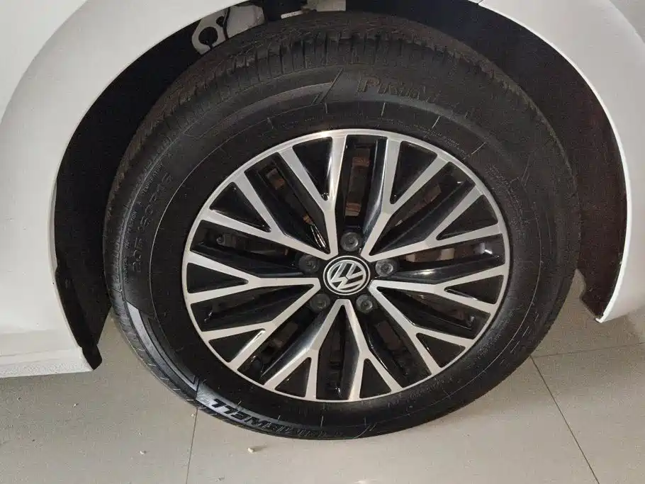 Volkswagen Sagitar 2020