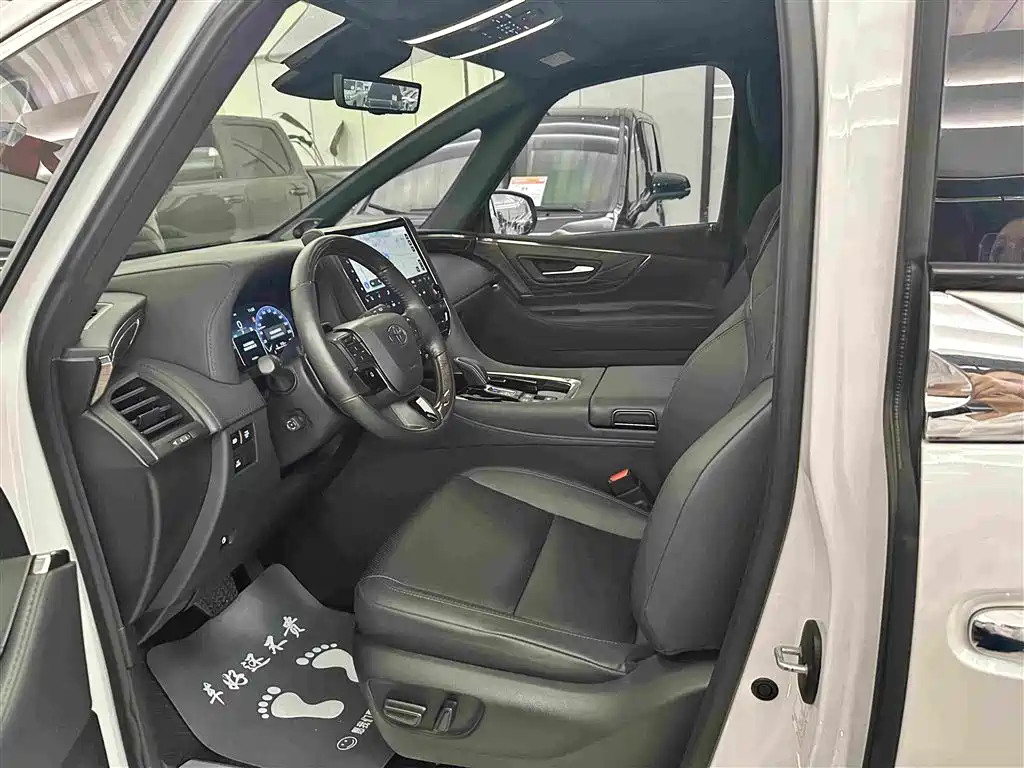 Toyota Alphard 2024