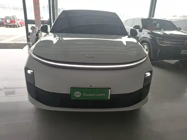 Li Auto L6 2024
