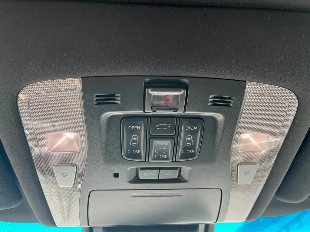 Toyota Vellfire 2021 — фото 16