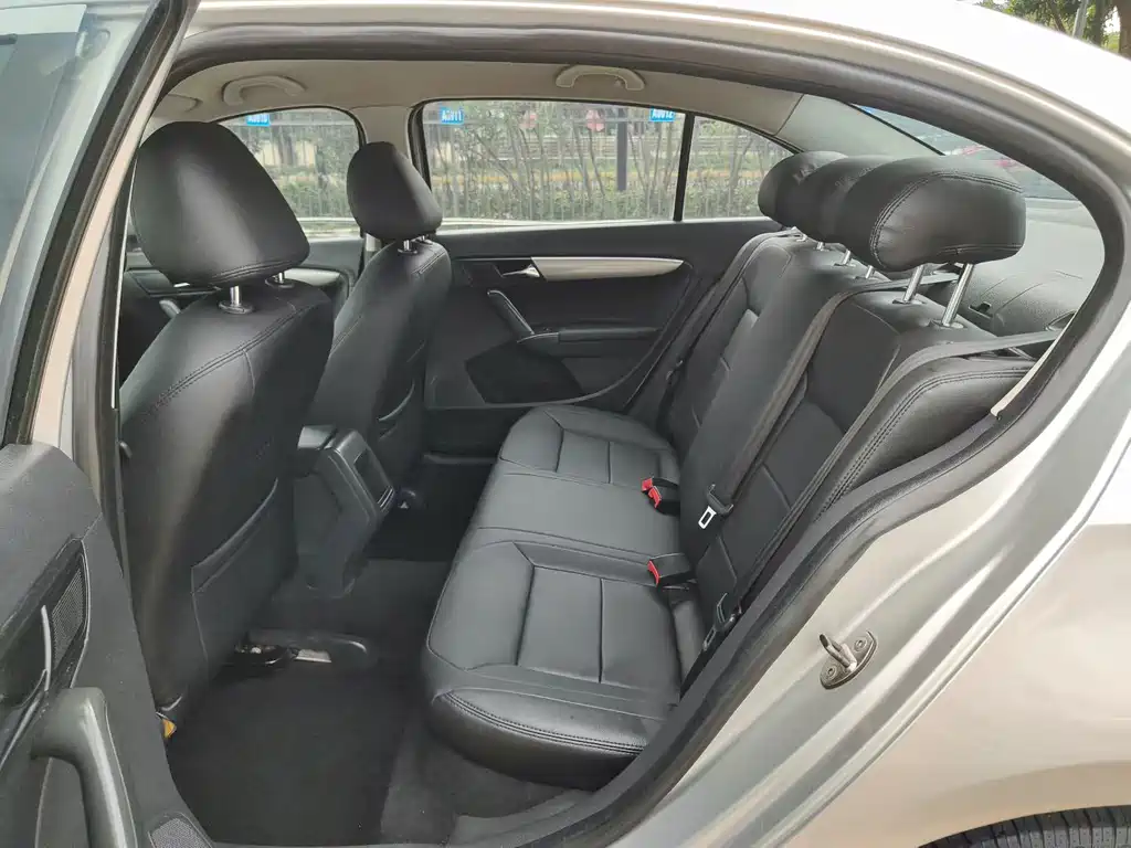 Volkswagen Lavida 2015