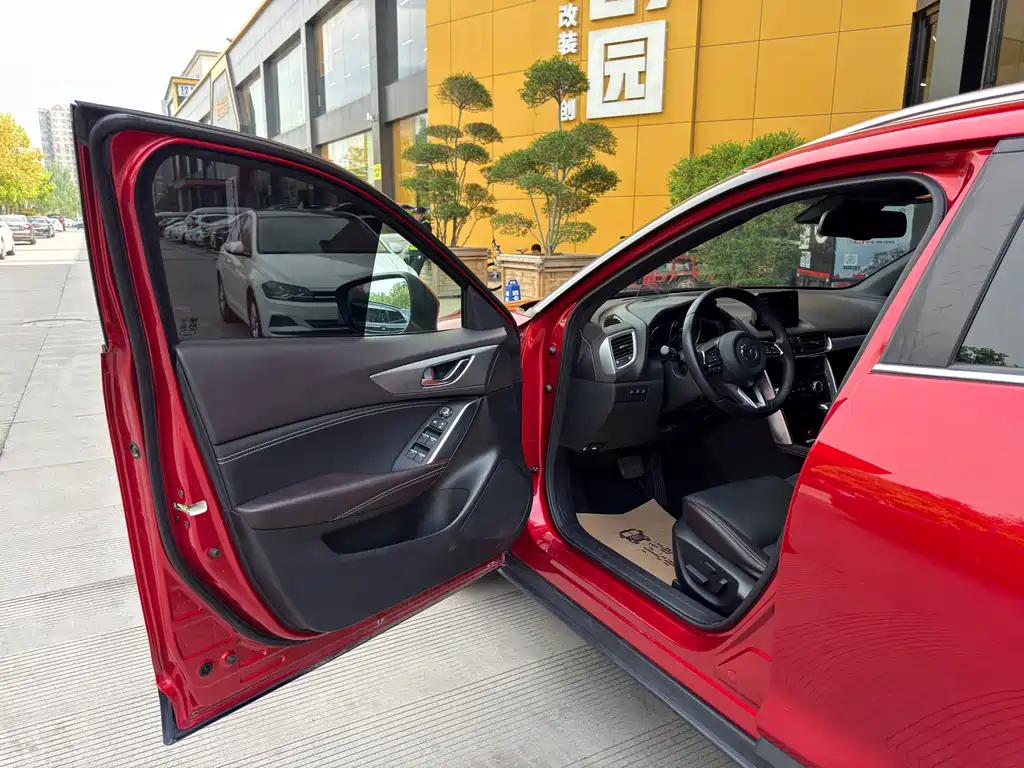 Mazda CX-4 2018 — фото 13