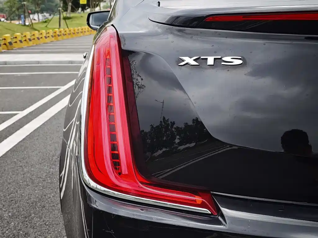 Cadillac XTS 2018 — фото 41