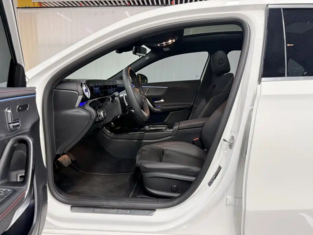 Mercedes-Benz A-Class 2025 — фото 12