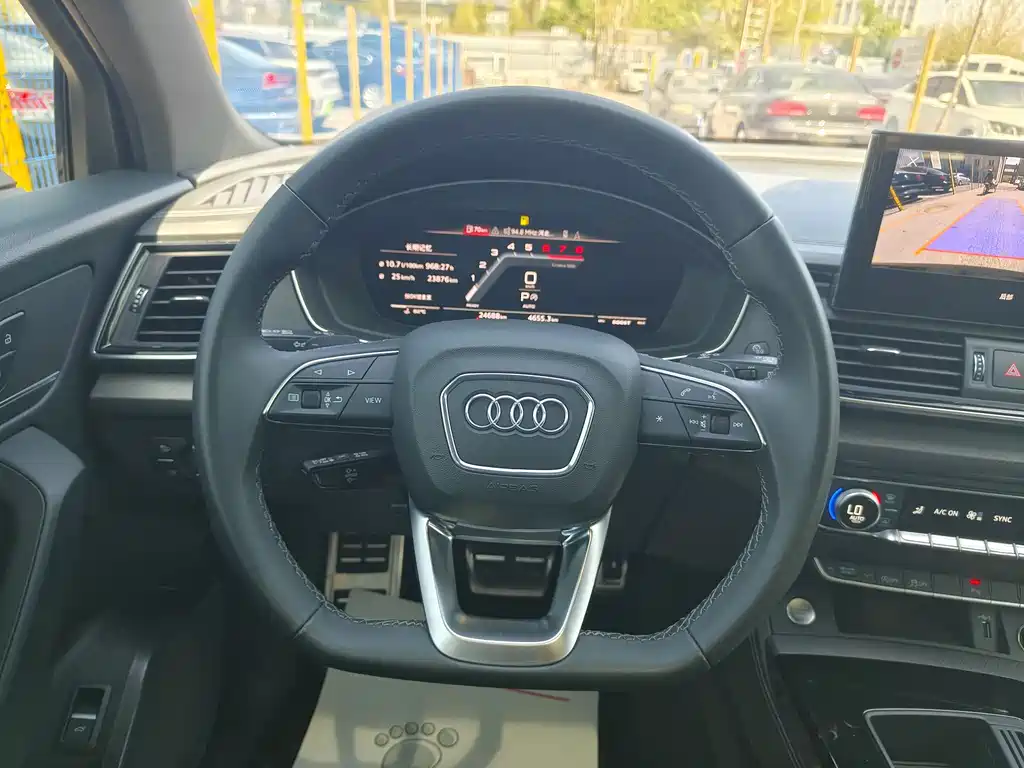 Audi Q5L 2023 — фото 10