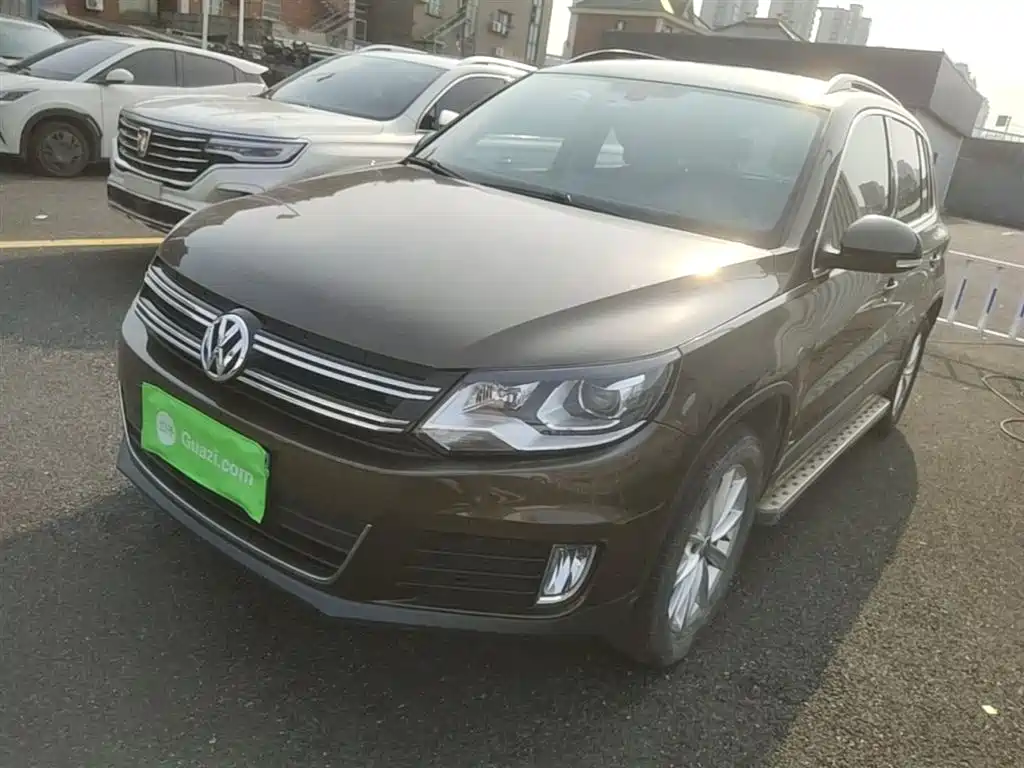 Volkswagen Tiguan 2015 — фото 1