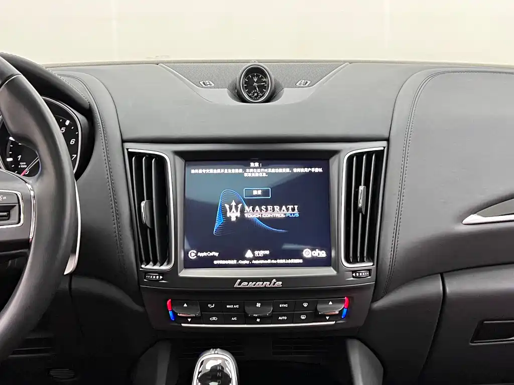 Maserati Levante 2019 — фото 26