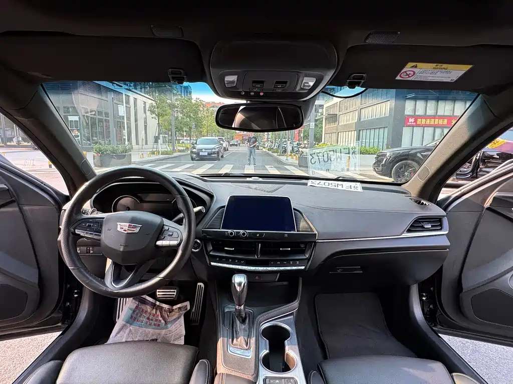 Cadillac CT4 2020 — фото 11