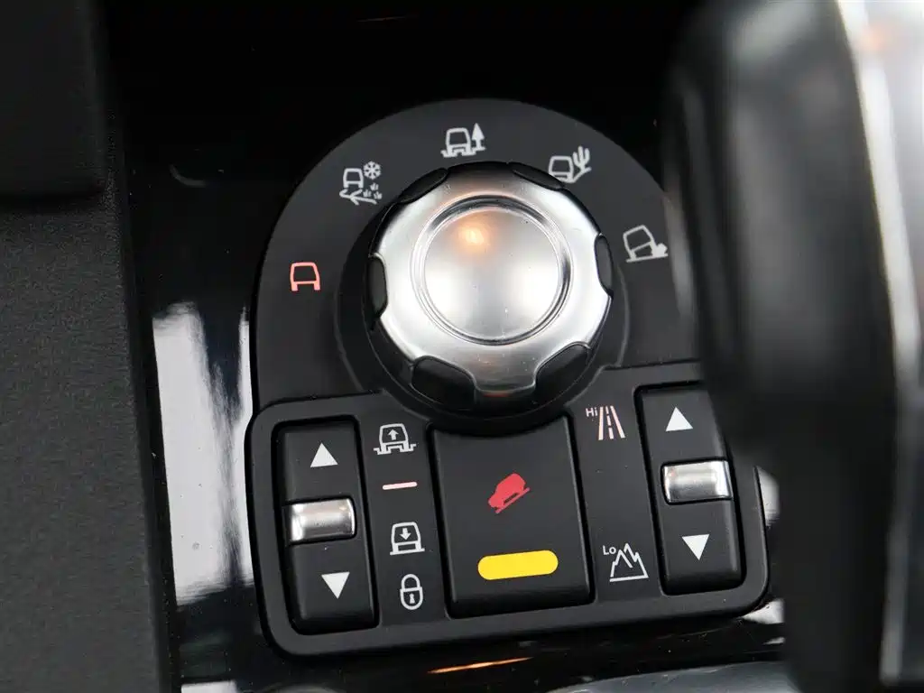 Land Rover Discovery 2011 — фото 20