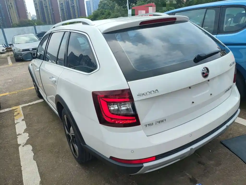 Skoda Octavia 2018 — фото 5