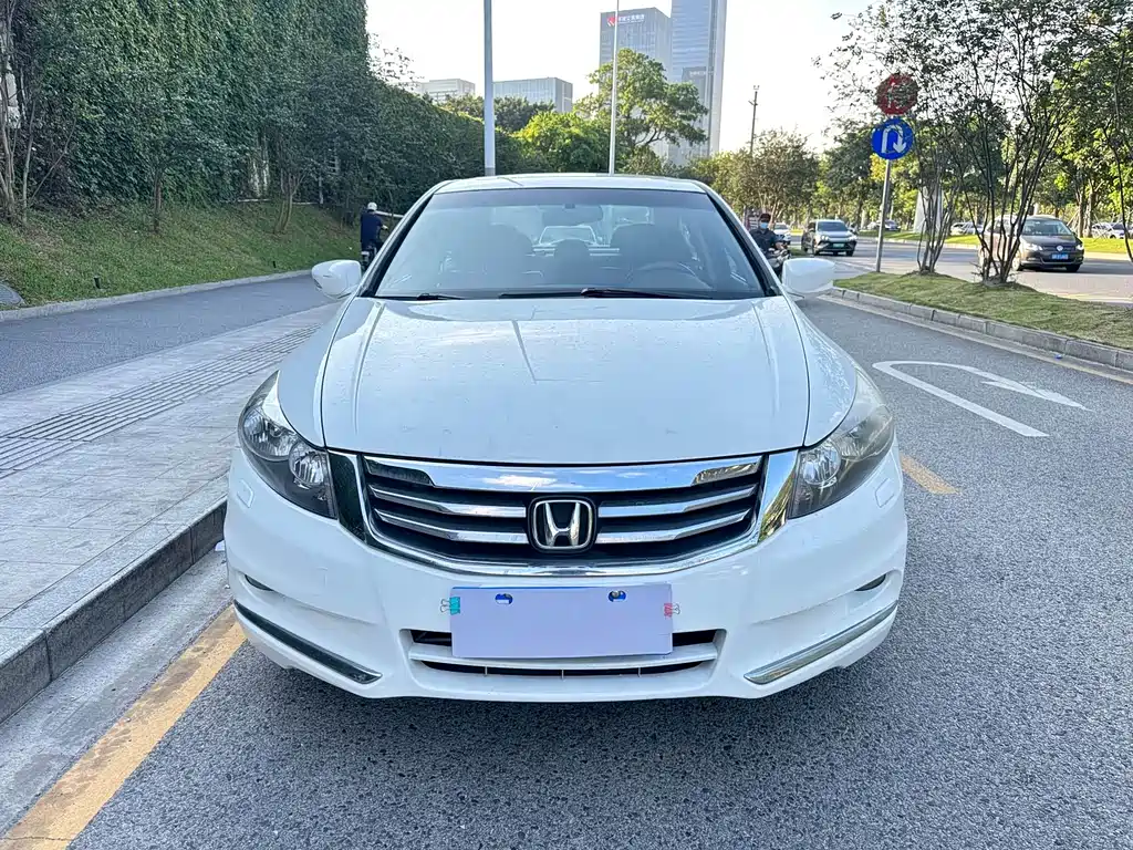 Honda Accord 2012 — фото 1