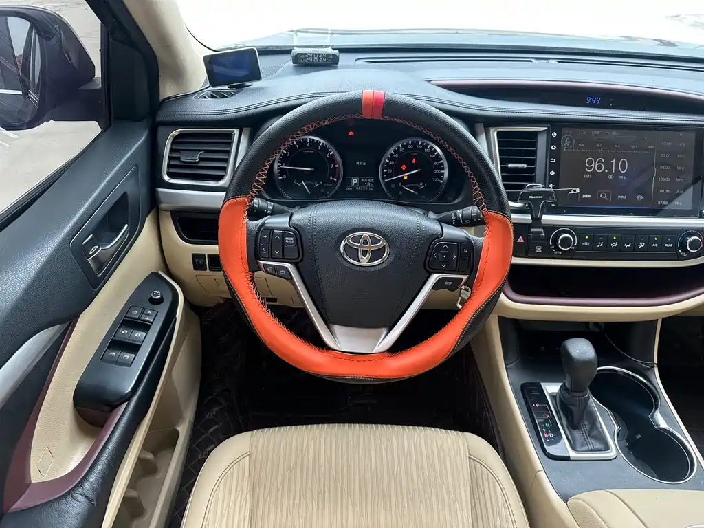 Toyota Highlander 2016 — фото 10