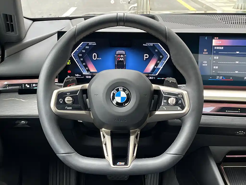 BMW 5 Series 2025 — фото 12