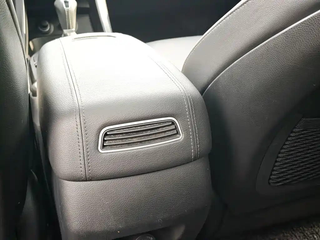 Hyundai Santa Fe 2018 — фото 33