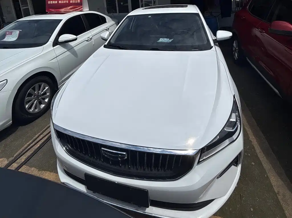 Geely Emgrand 2022