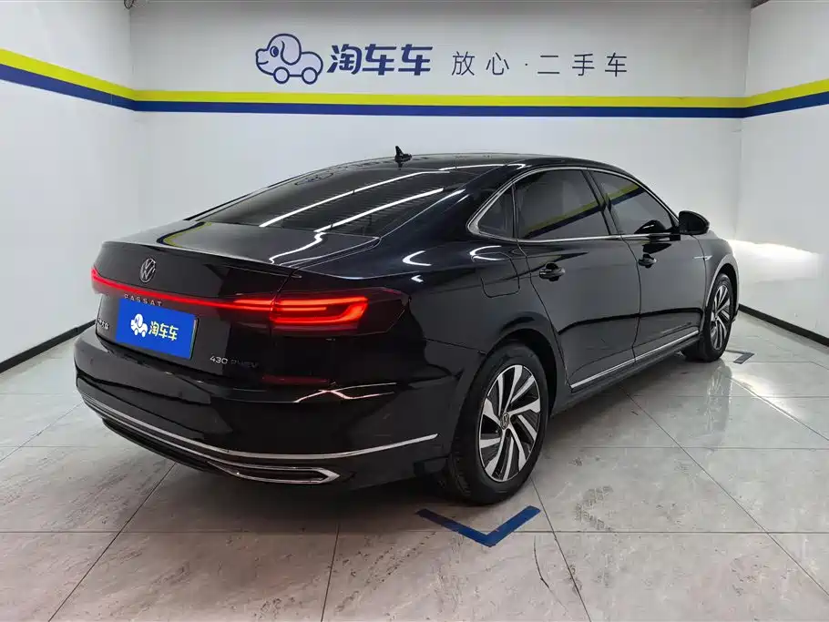 Volkswagen Passat PHEV 2023 — фото 3