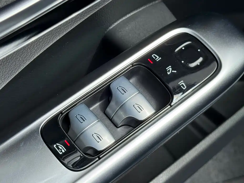 Mercedes-Benz C-Class 2023 — фото 14