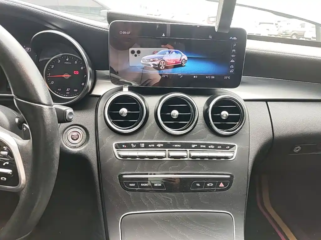 Mercedes-Benz C-Class 2019 — фото 13