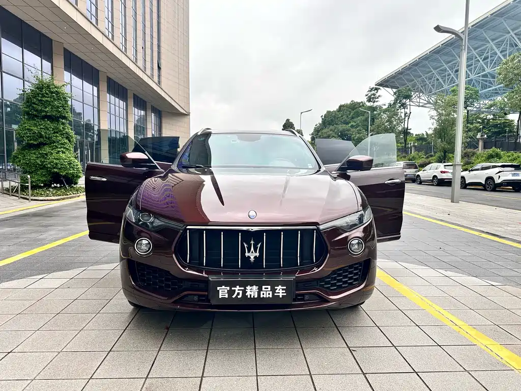 Maserati Levante 2018 — фото 22