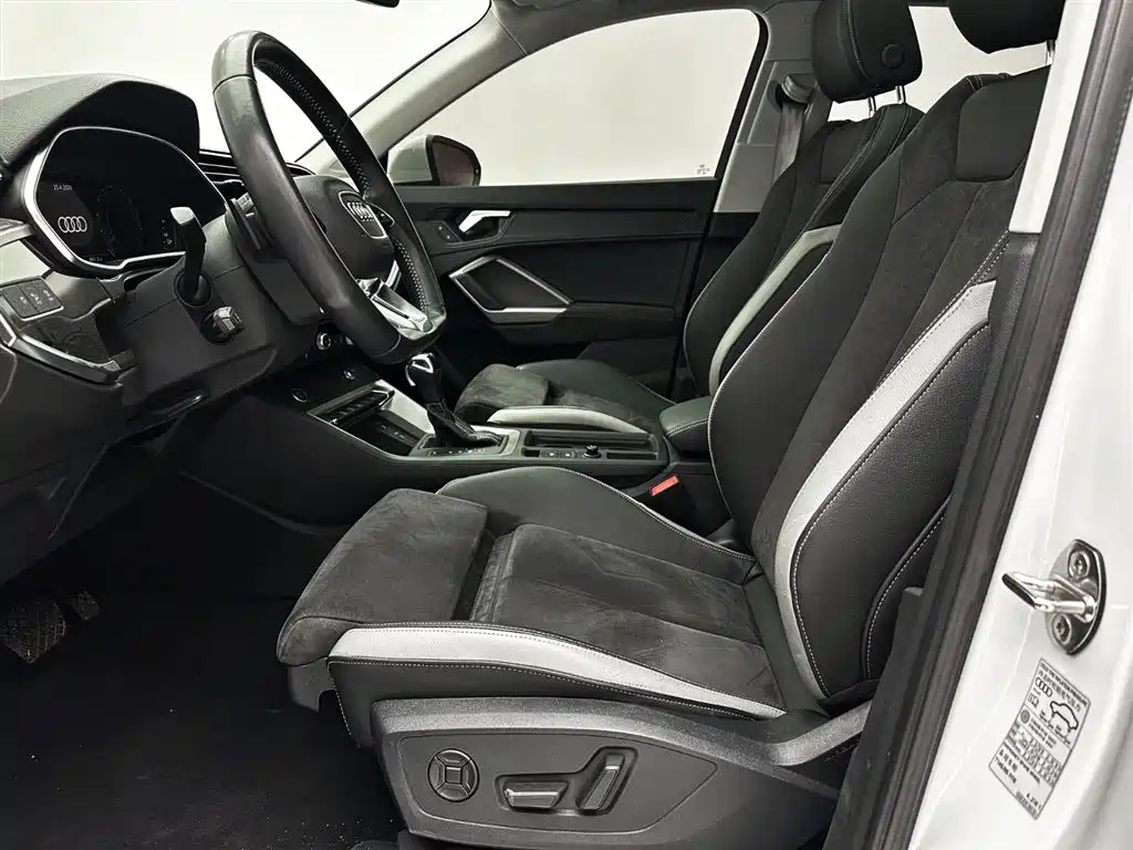 Audi Q3 2022 — фото 19