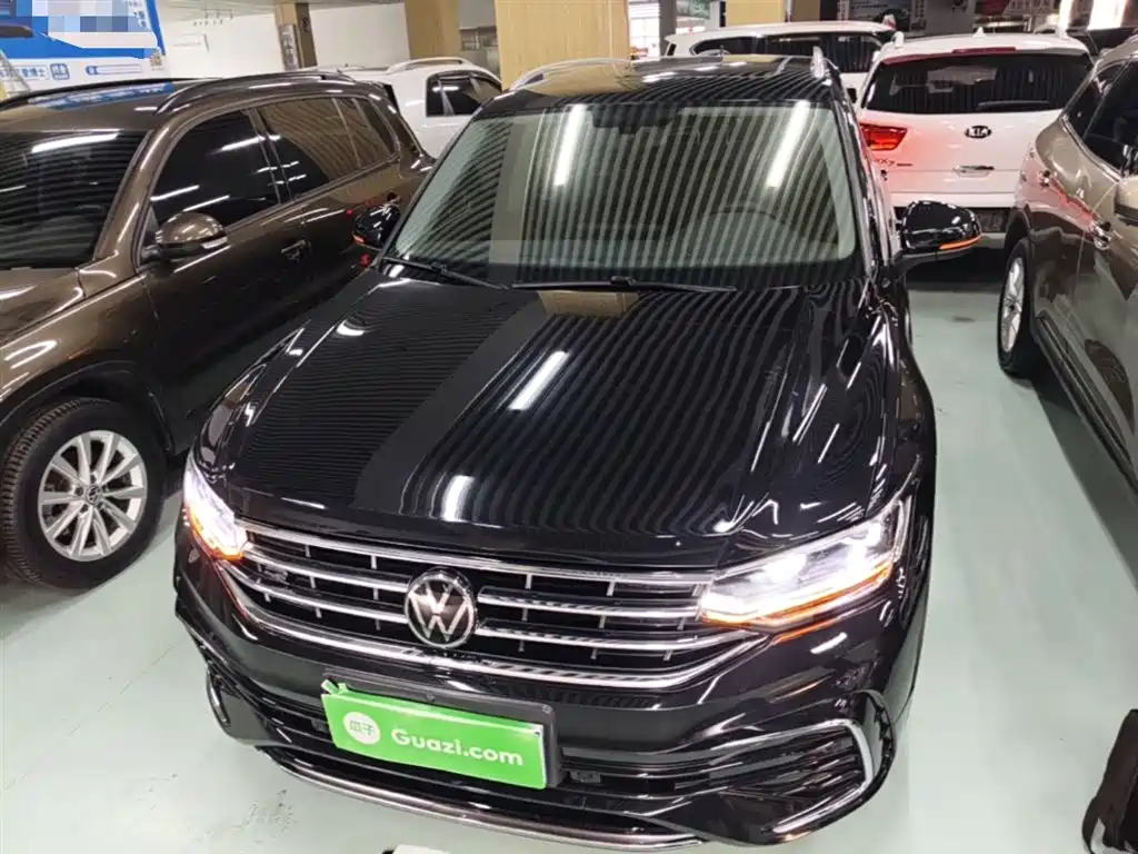 Volkswagen Tiguan L 2024 — фото 3