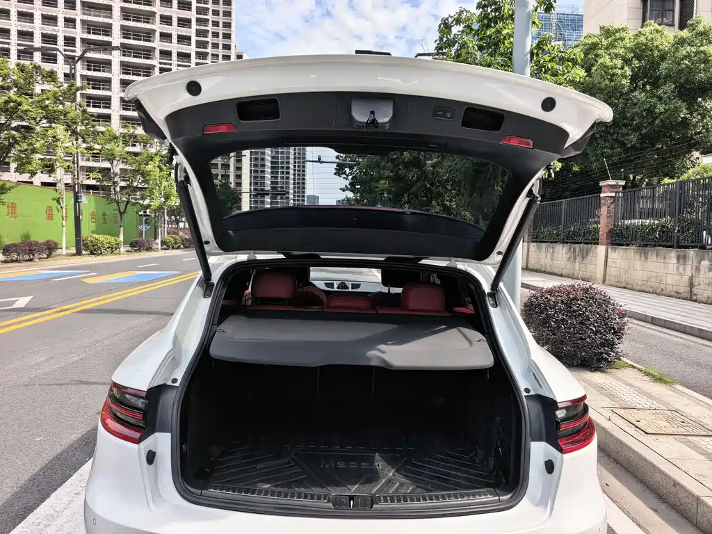 Porsche Macan 2017 — фото 13