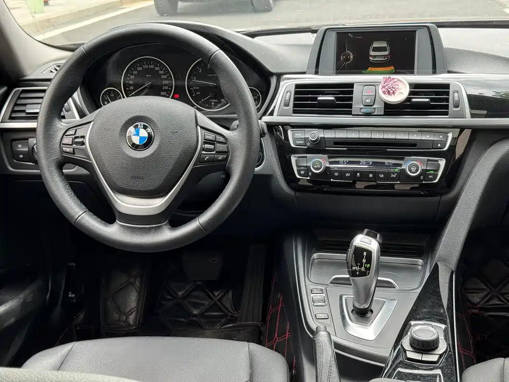 BMW 3 Series 2016 — фото 15