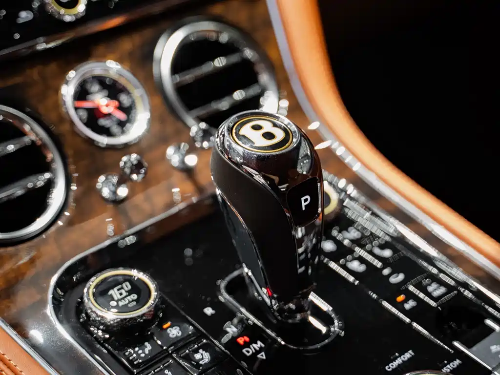 Bentley Continental 2020 — фото 31