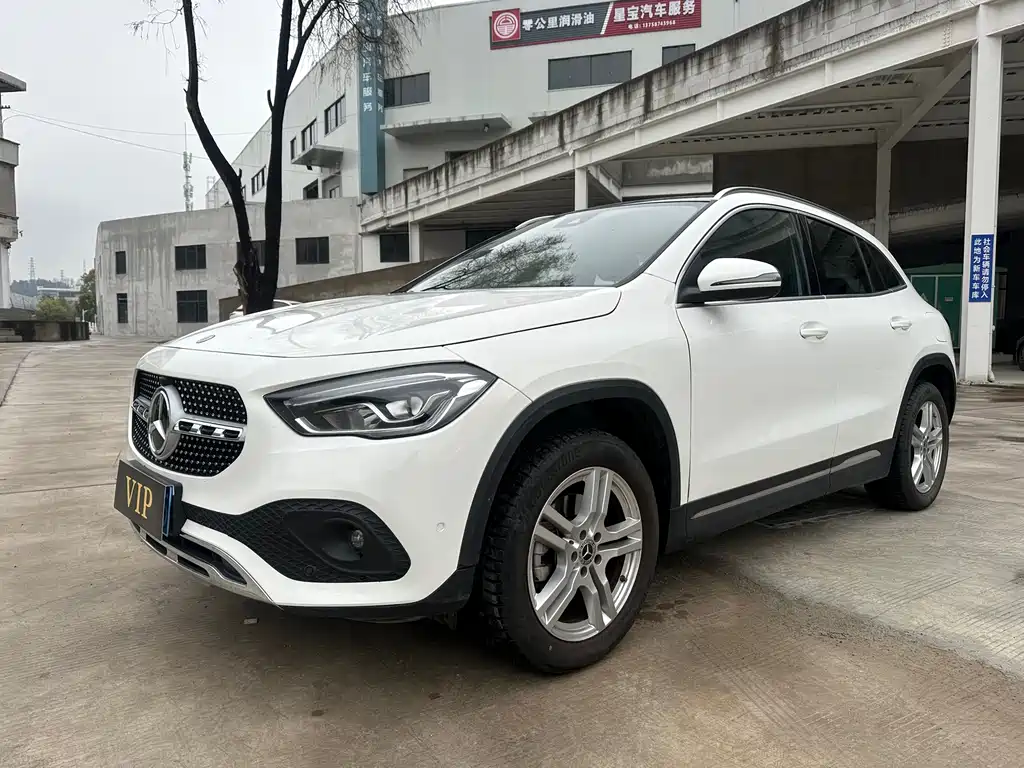 Mercedes-Benz GLA 2023 — фото 1