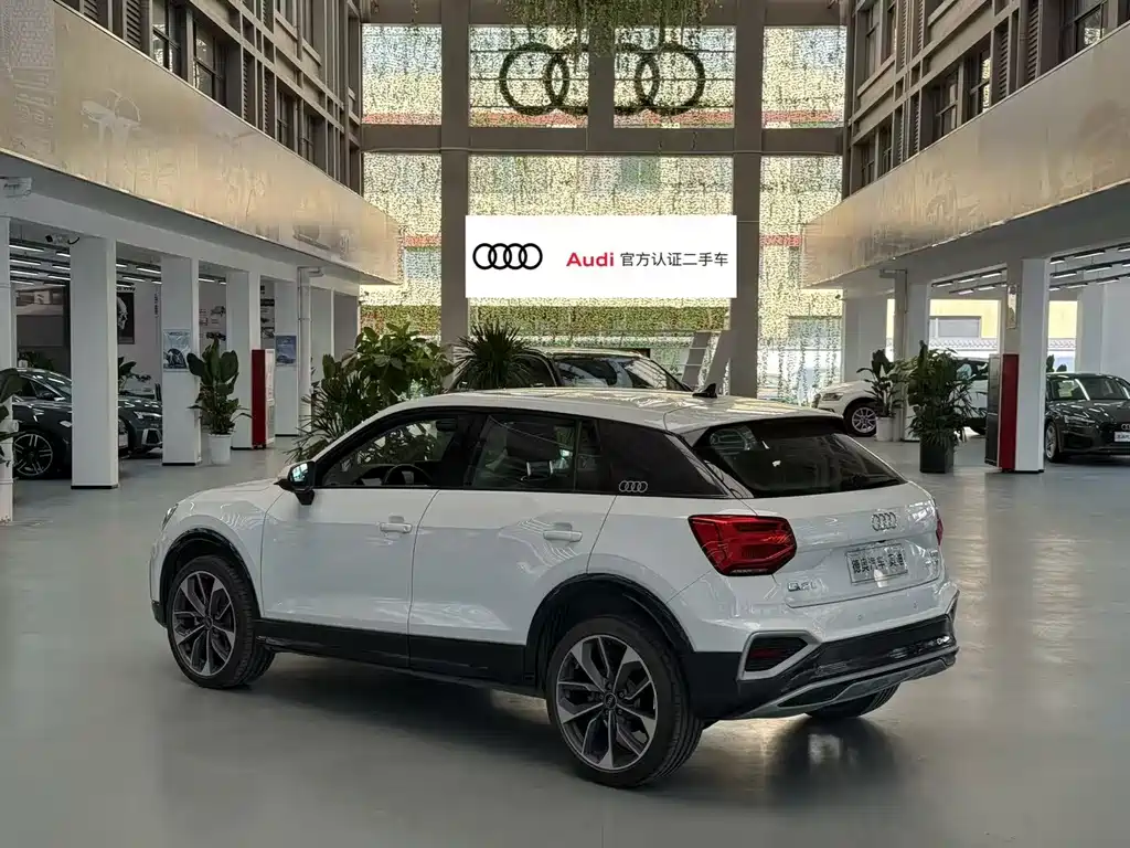 Audi Q2L 2024 — фото 3